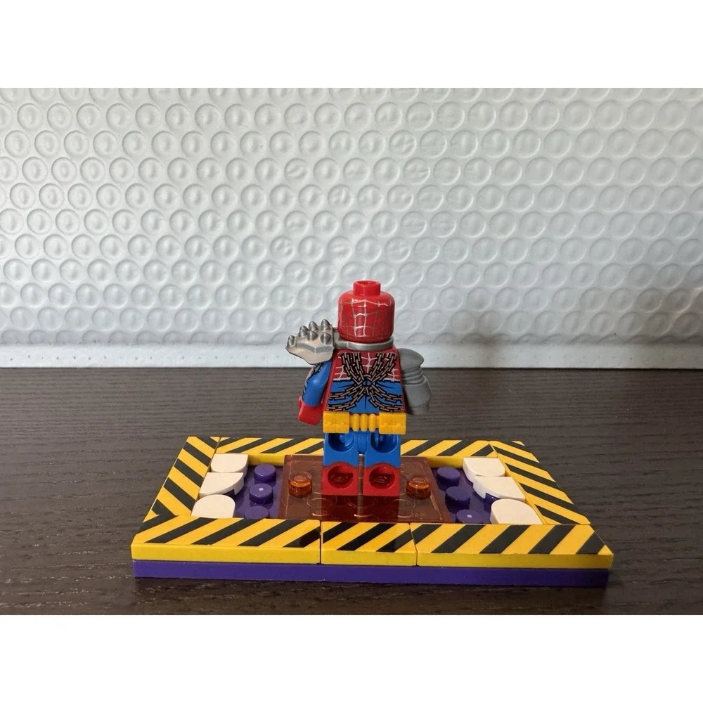 LEGO 66797 Minifigures Spider-Man Across Spider Verse Cyborg Spider-Woman Fun
